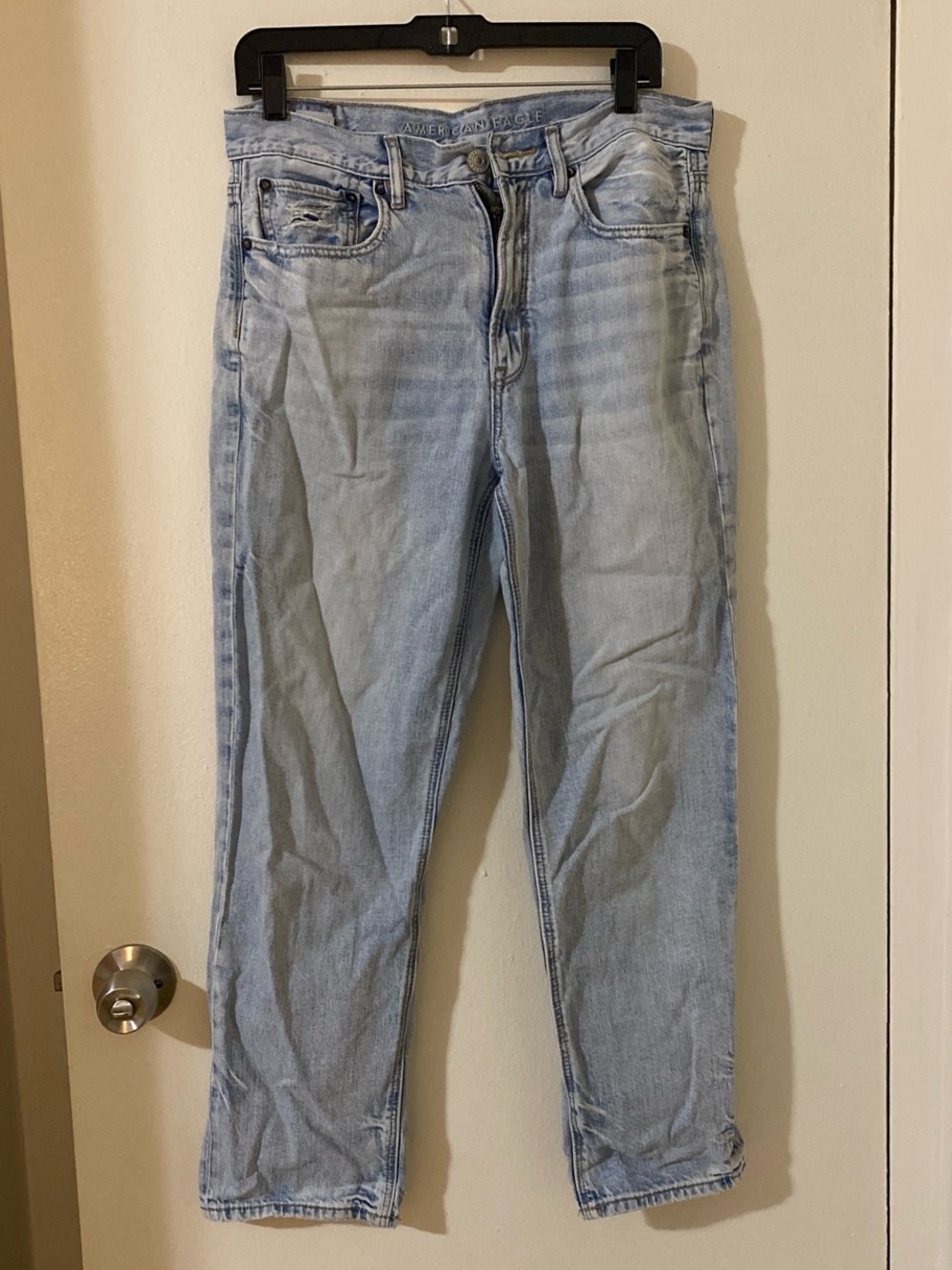 American Eagle Light Wash Straight Leg Jeans in Womens Size 6 | 27” Inseam